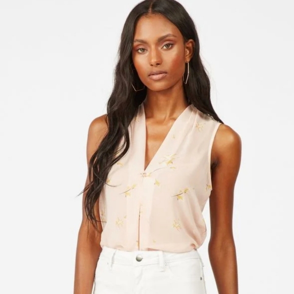 NWOT - JustFab Sleeveless Blouse in shade Peach Whip XS - Picture 2 of 9